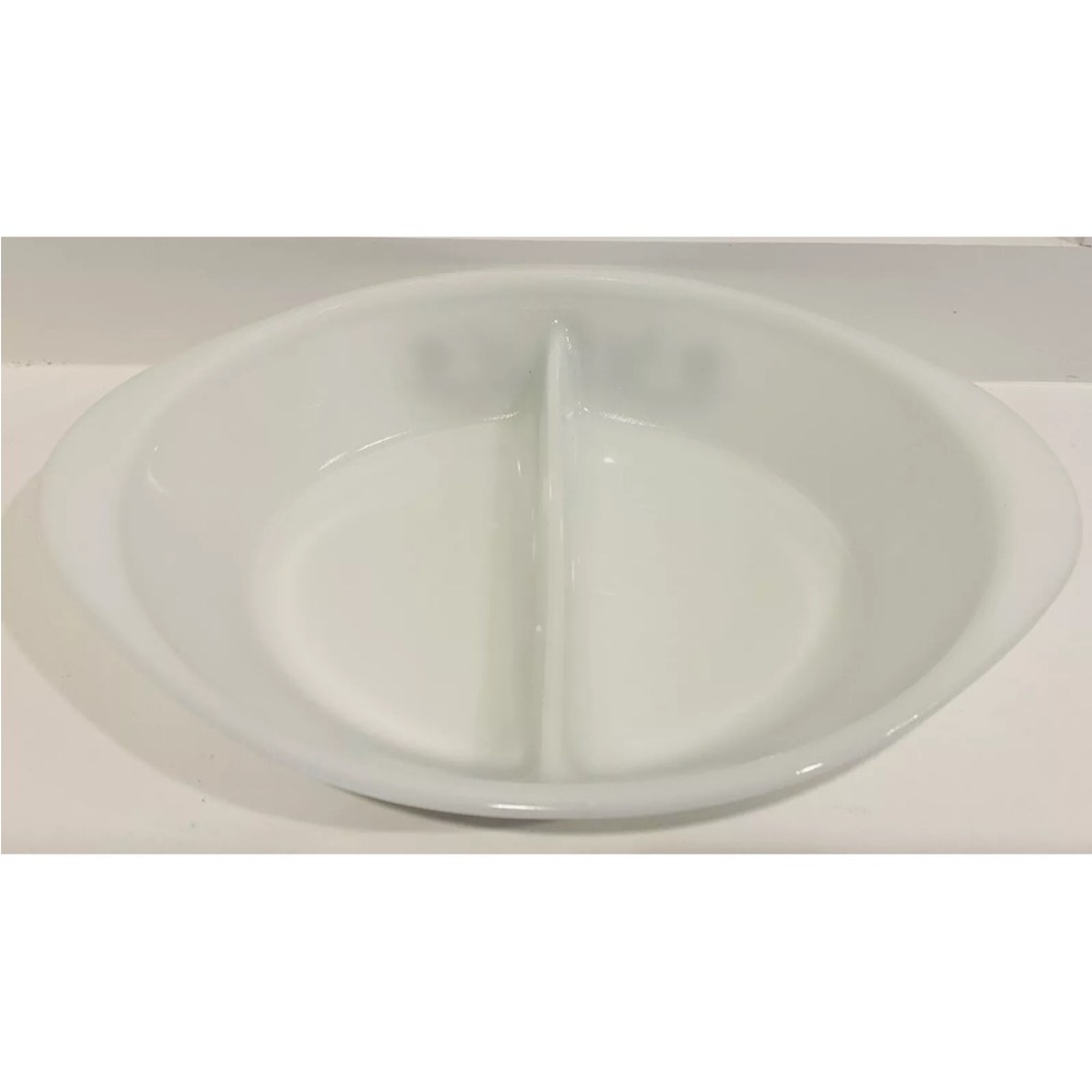 Vintage J2352 Glasbake Milk Glass Jennette Green Daisy Divided Casserole Dish